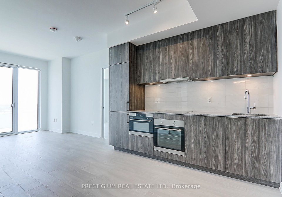 15-queens-quay-e-toronto-ontario-c12859566