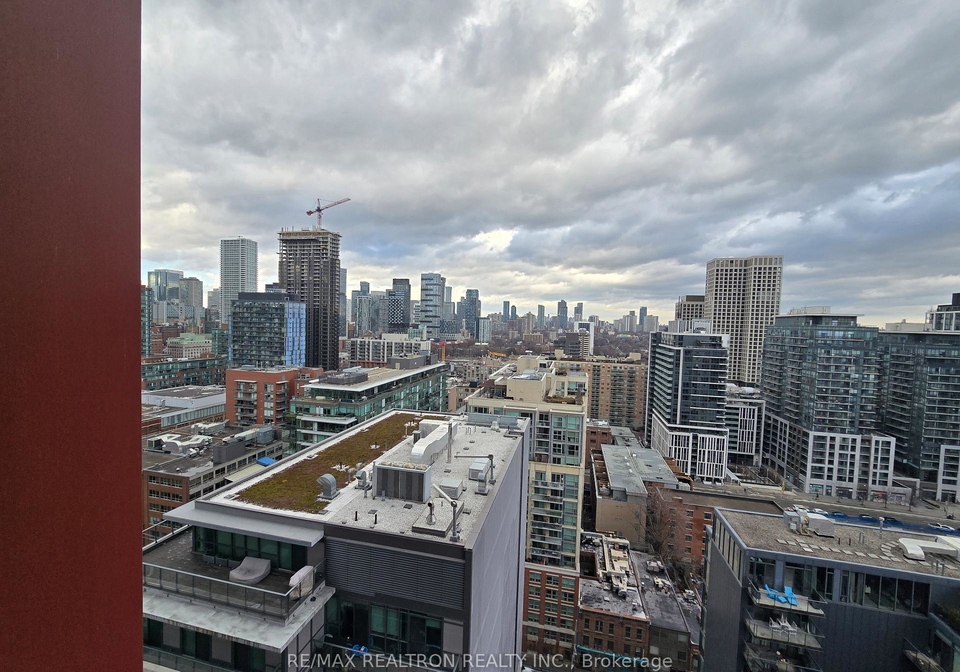 180-front-street-e-toronto-ontario-c12859762
