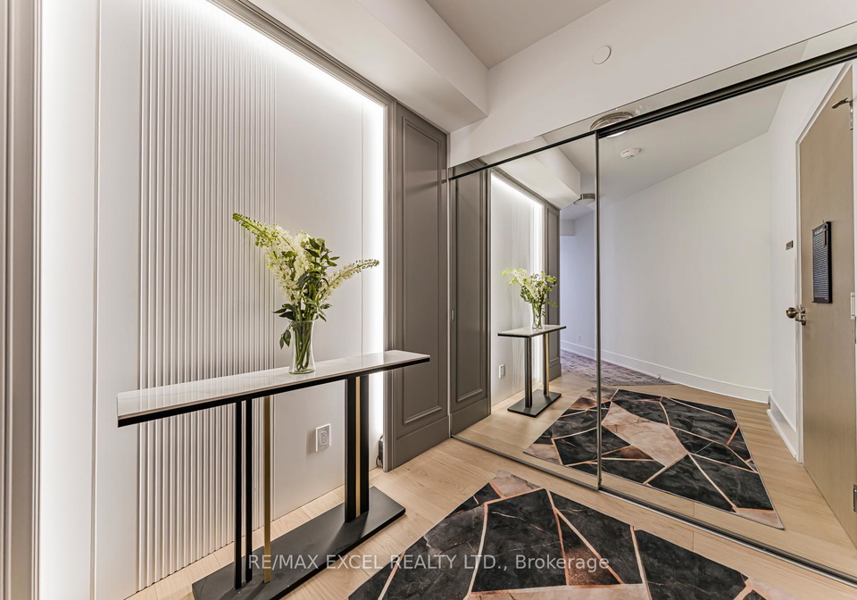 1-edgewater-drive-toronto-ontario-c12859798
