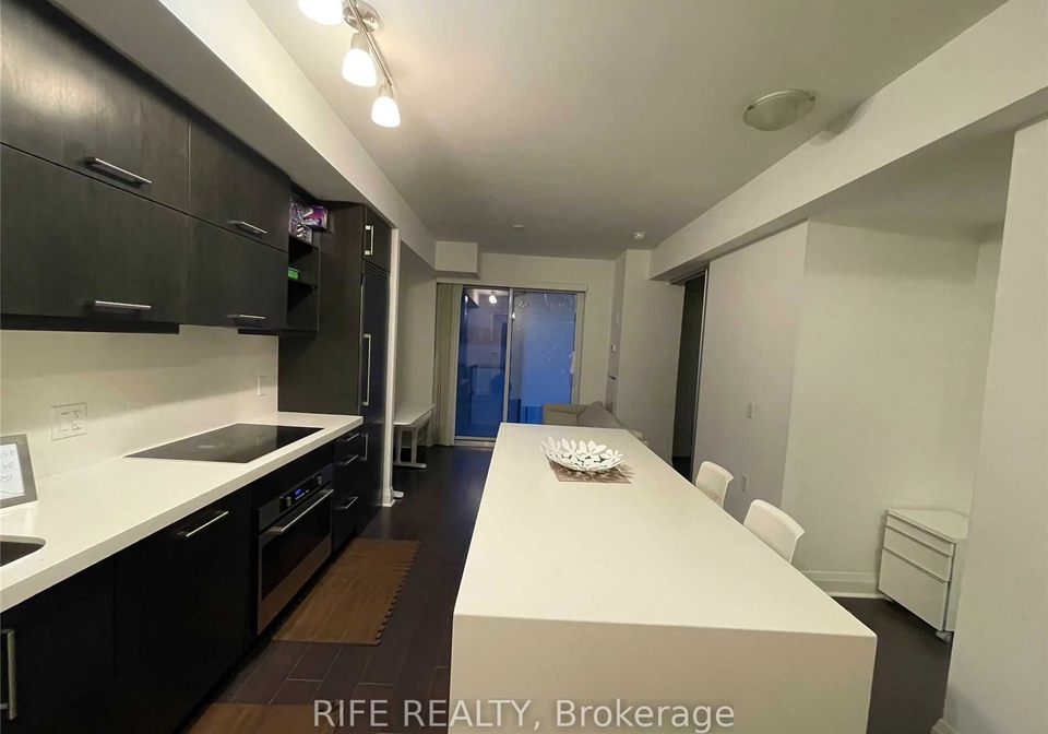 1080-bay-street-toronto-ontario-c12859818