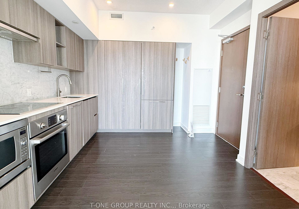 17-bathurst-street-toronto-ontario-c12859868