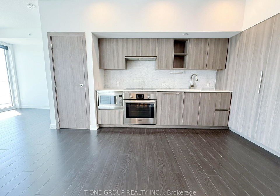 17-bathurst-street-toronto-ontario-c12859868