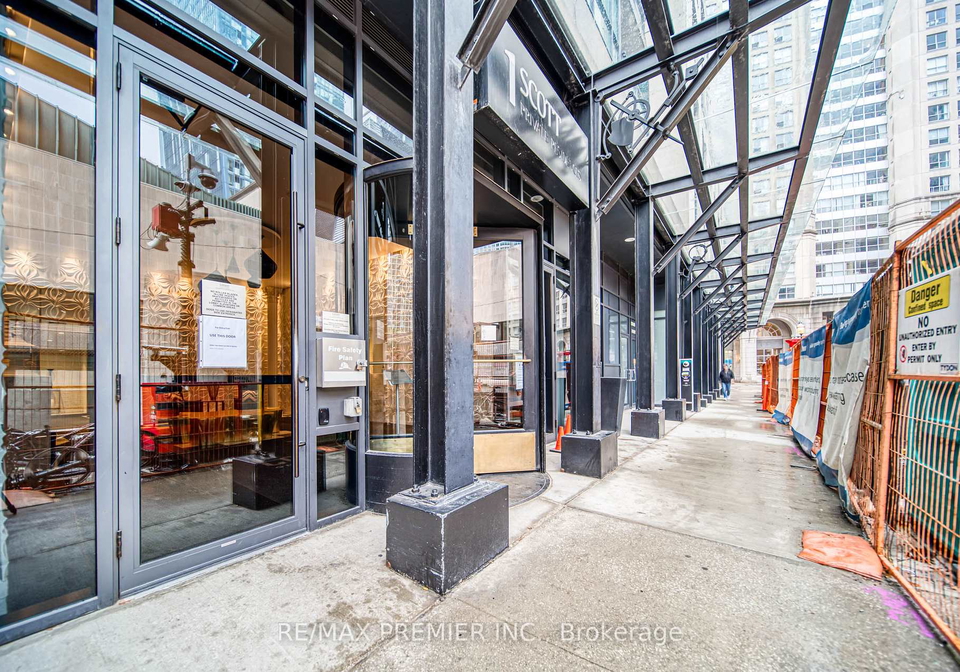 1-scott-street-toronto-ontario-c12860374