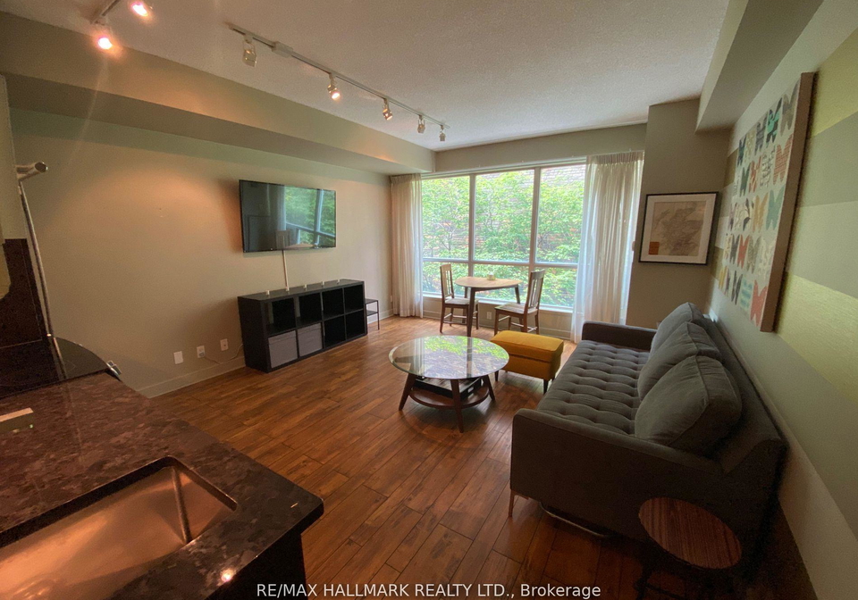 350-wellington-street-toronto-ontario-c12860556