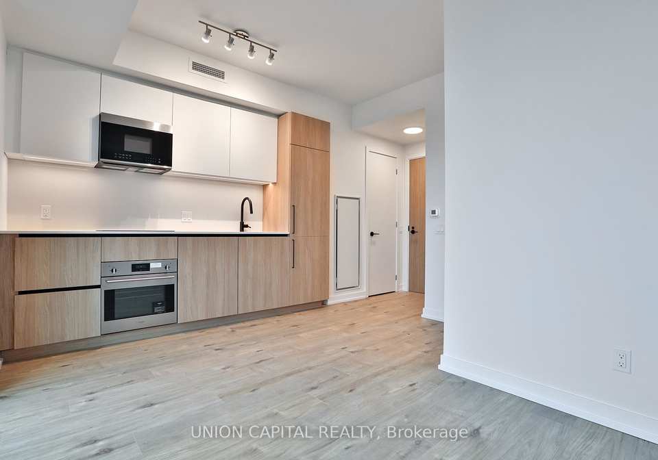 35-parliament-street-toronto-ontario-c12860772