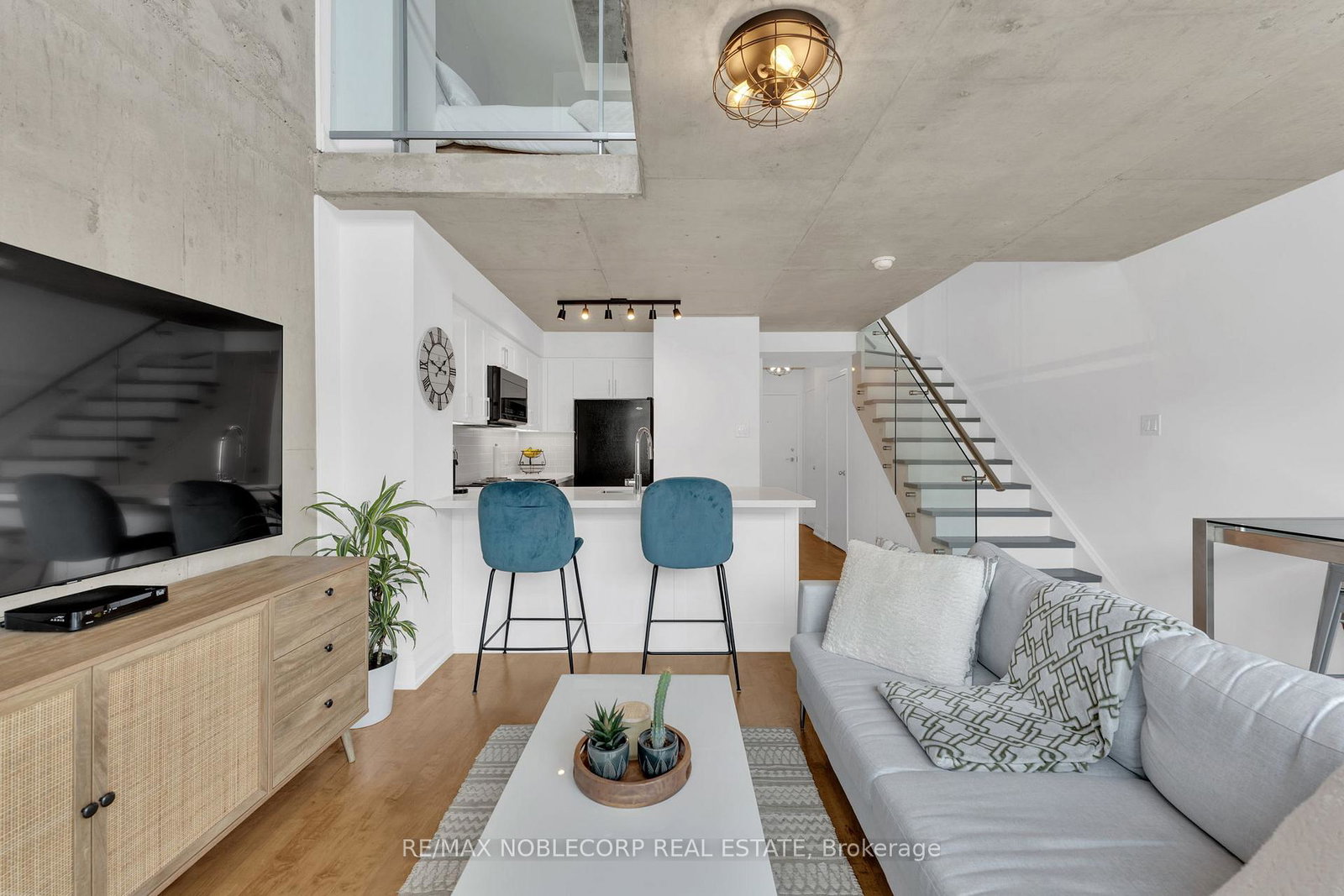 954-king-street-w-toronto-ontario-c12860972
