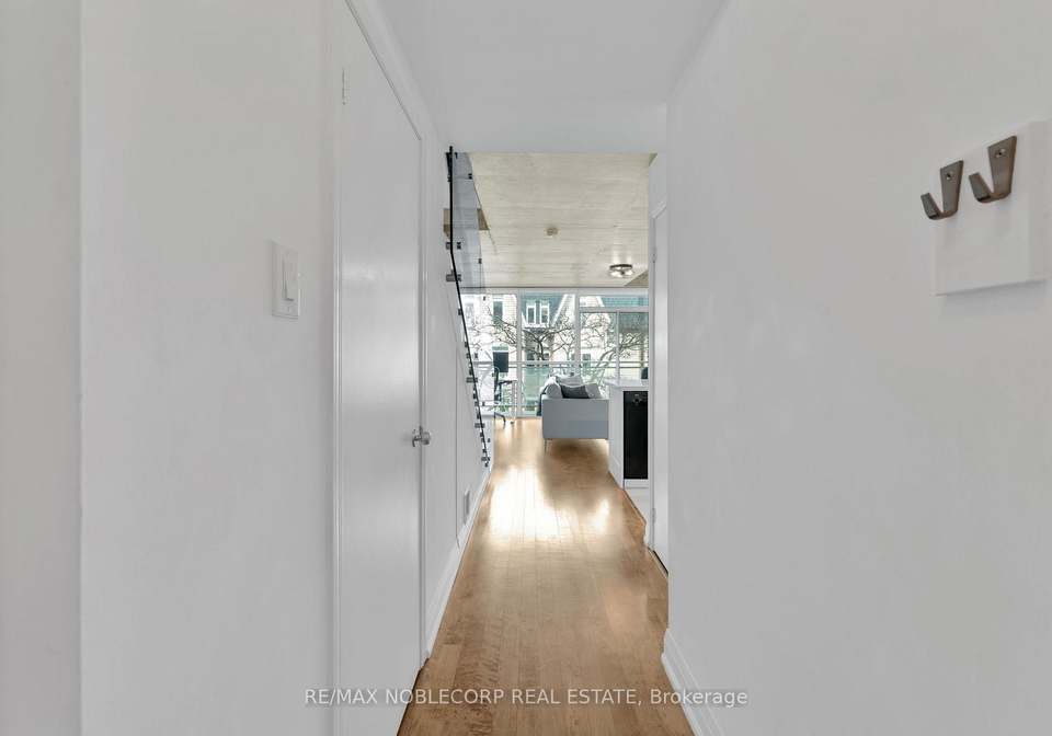 954-king-street-w-toronto-ontario-c12860972