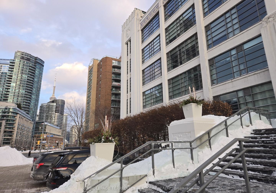 637-lake-shore-boulevard-w-toronto-ontario-c12861322