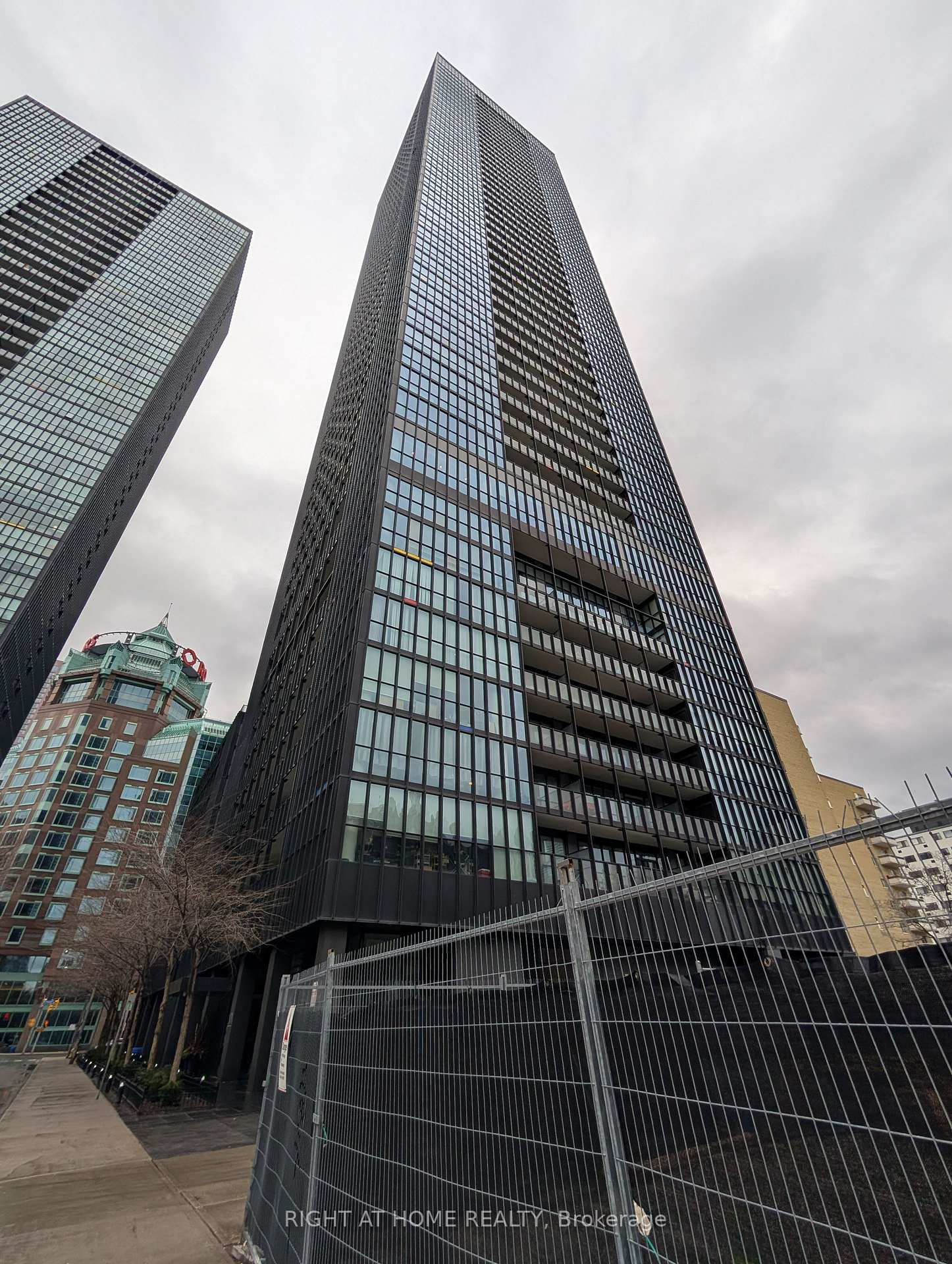 101-charles-street-e-toronto-ontario-c12861378