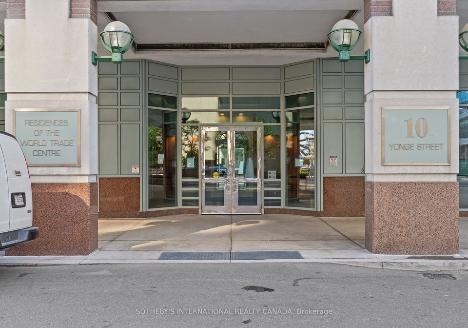 10-yonge-street-toronto-ontario-c12862172
