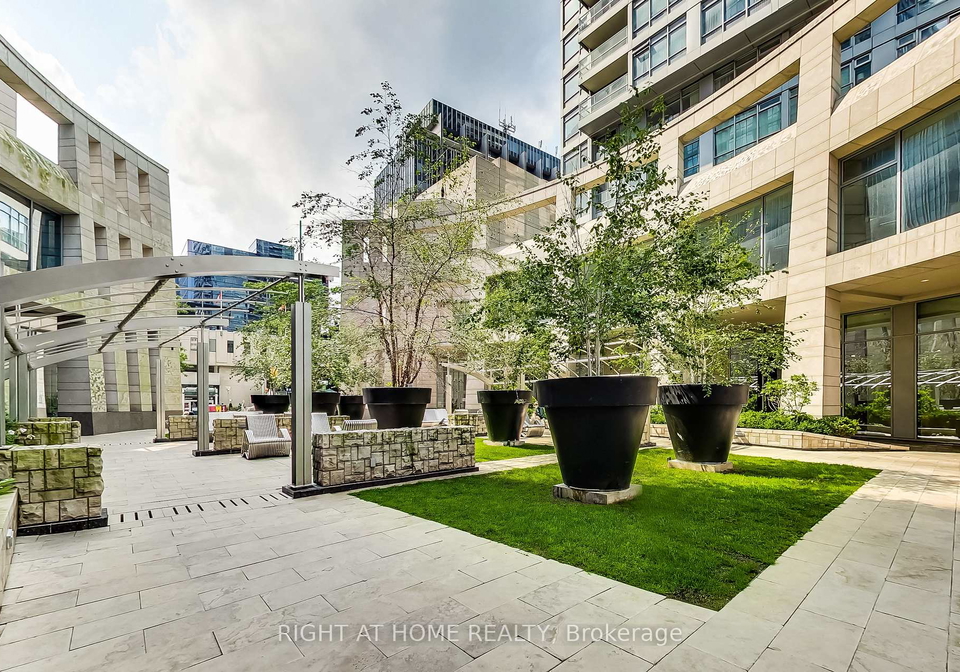 2191-yonge-street-toronto-ontario-c12862542