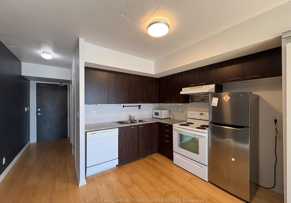 22-wellesley-street-e-toronto-ontario-c12862566