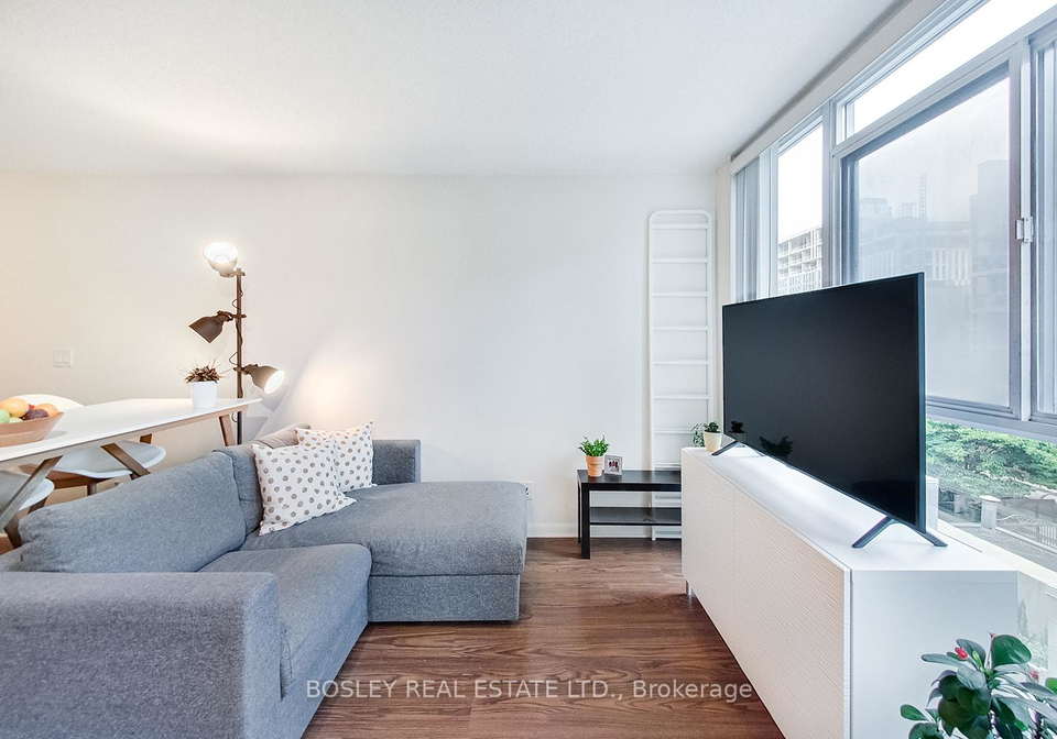 96-st-patrick-street-toronto-ontario-c12863298