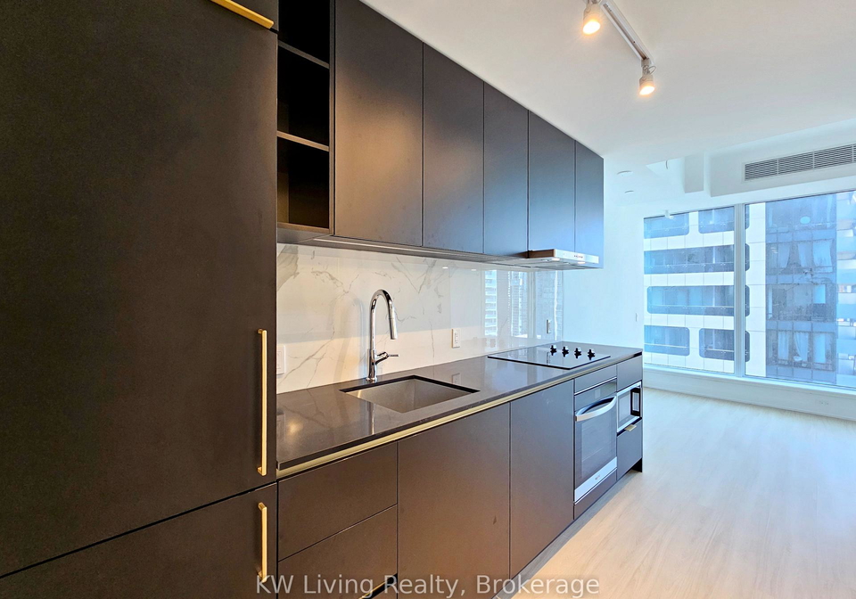 8-wellesley-street-w-toronto-ontario-c12863446