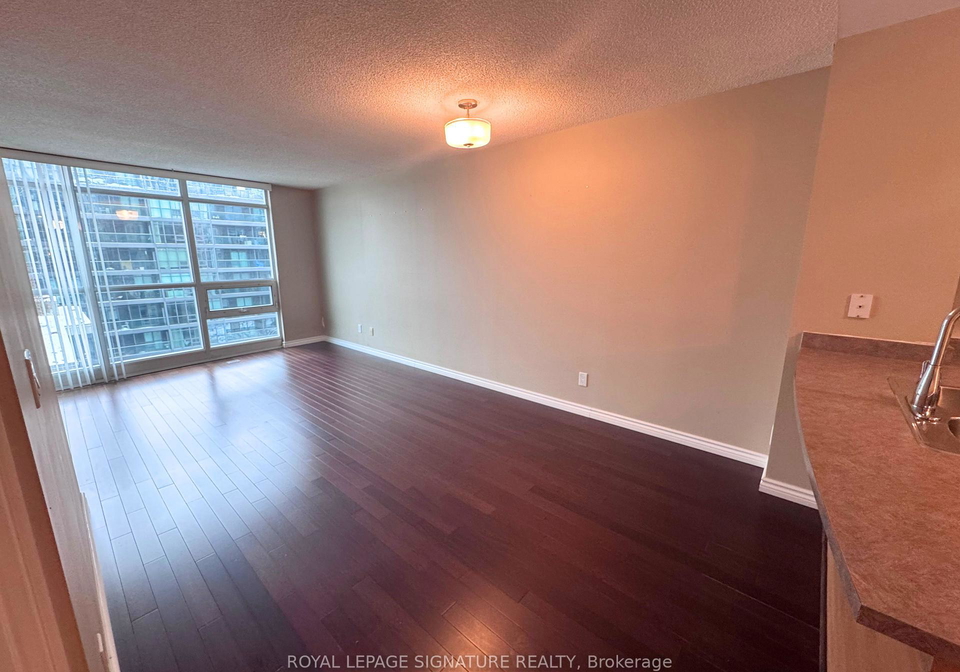 219-fort-york-boulevard-toronto-ontario-c12863622