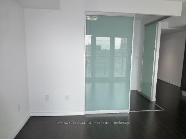 386-yonge-street-toronto-ontario-c12863894