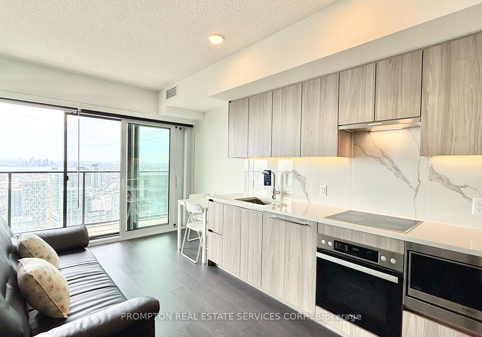 3-concord-cityplace-way-toronto-ontario-c12864402