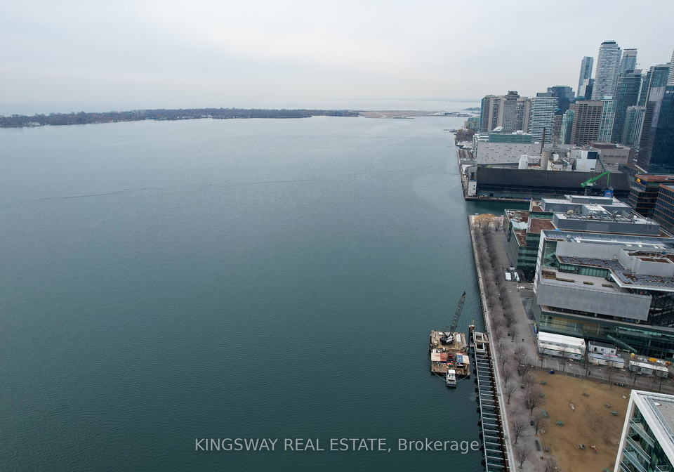 edgewater-drive-toronto-ontario-c12864766