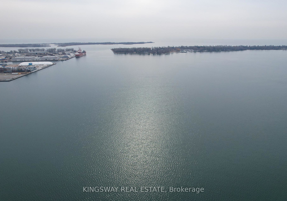 edgewater-drive-toronto-ontario-c12864766
