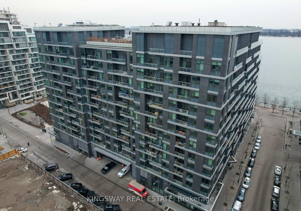 edgewater-drive-toronto-ontario-c12864766