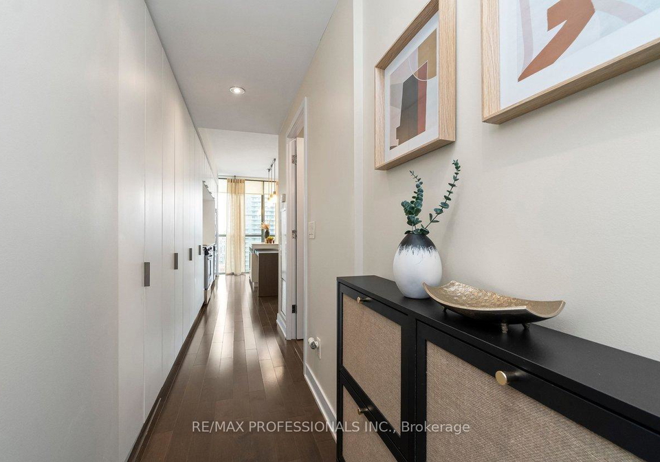 110-charles-street-e-toronto-ontario-c12864774