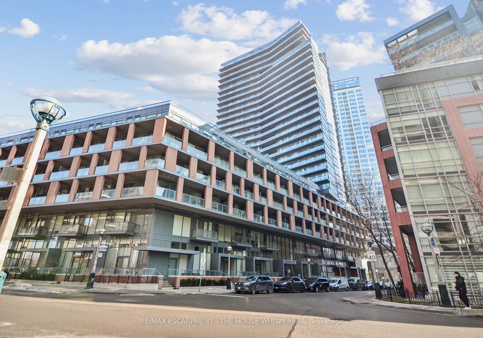 20-bruyeres-mews-toronto-ontario-c12864970