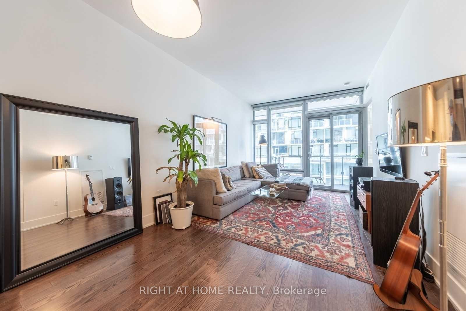 39-queens-quay-e-toronto-ontario-c12865358