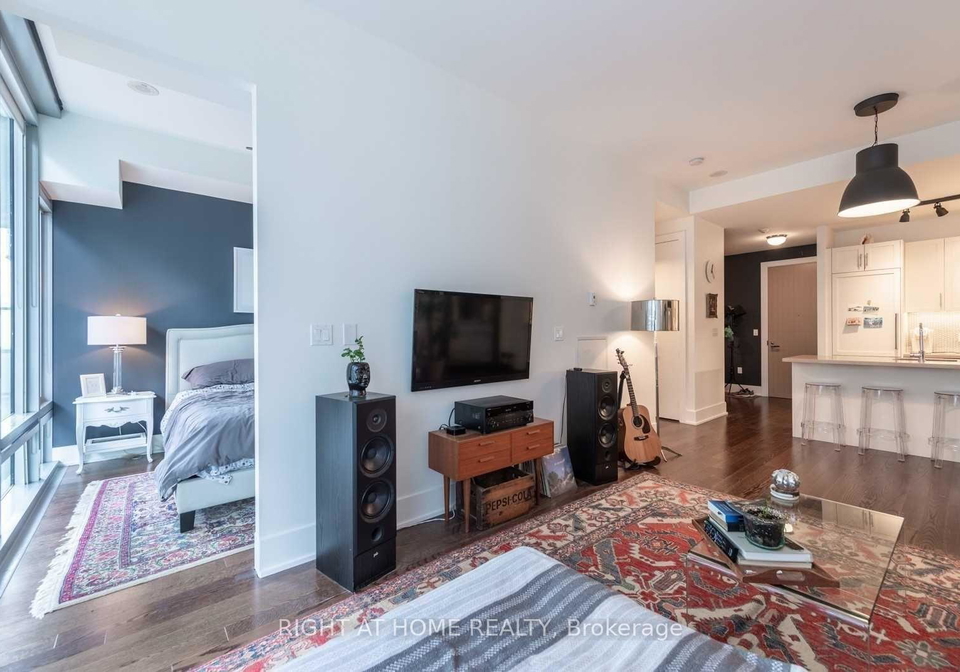 39-queens-quay-e-toronto-ontario-c12865358