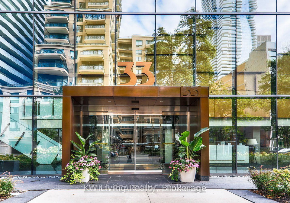33-charles-street-e-toronto-ontario-c12865436