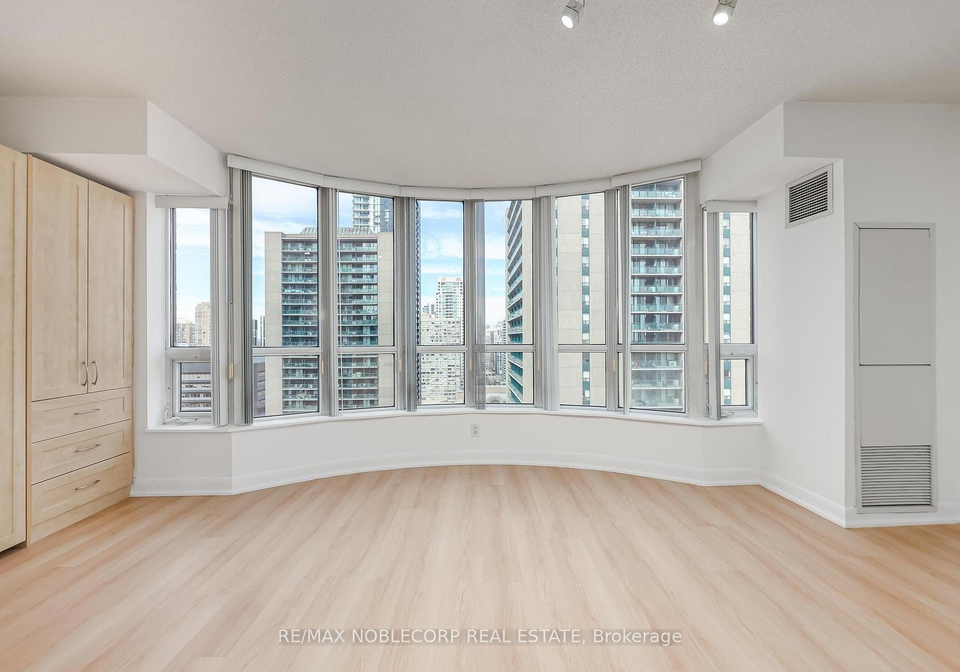 33-sheppard-avenue-e-north-york-ontario-c12865762