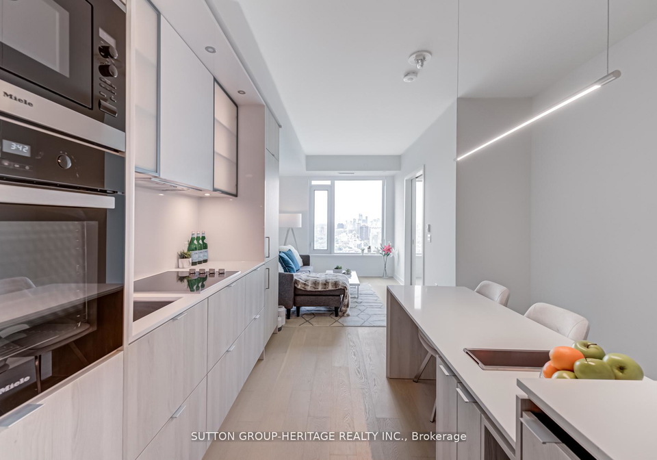 11-yorkville-avenue-toronto-ontario-c12866468