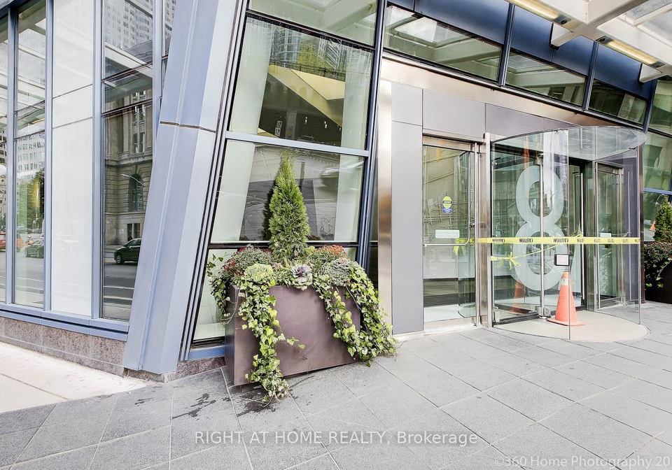 8-the-esplanade-avenue-toronto-ontario-c12866564
