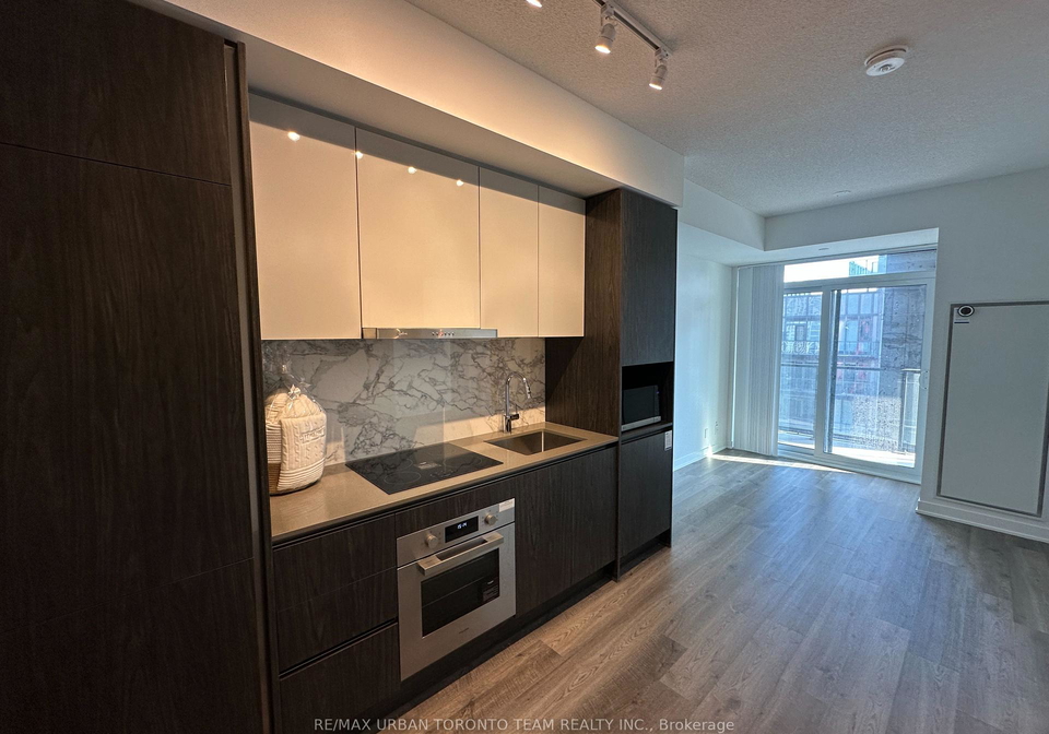180-front-street-e-toronto-ontario-c12866842