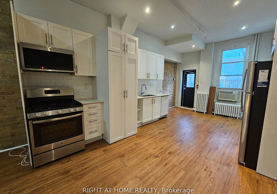 437-spadina-avenue-toronto-ontario-c12867032