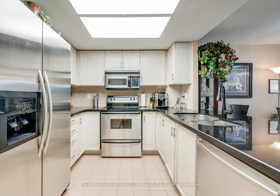 18-concorde-place-north-york-ontario-c12867312