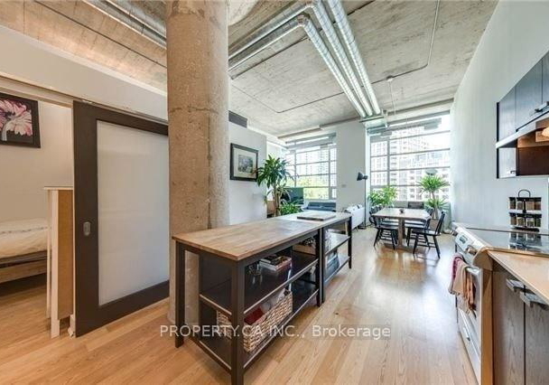 637-lake-shore-boulevard-w-toronto-ontario-c12867342