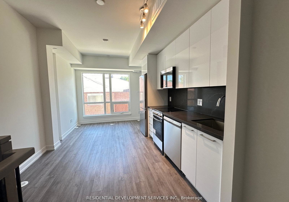 851-sheppard-avenue-w-toronto-ontario-c12867736
