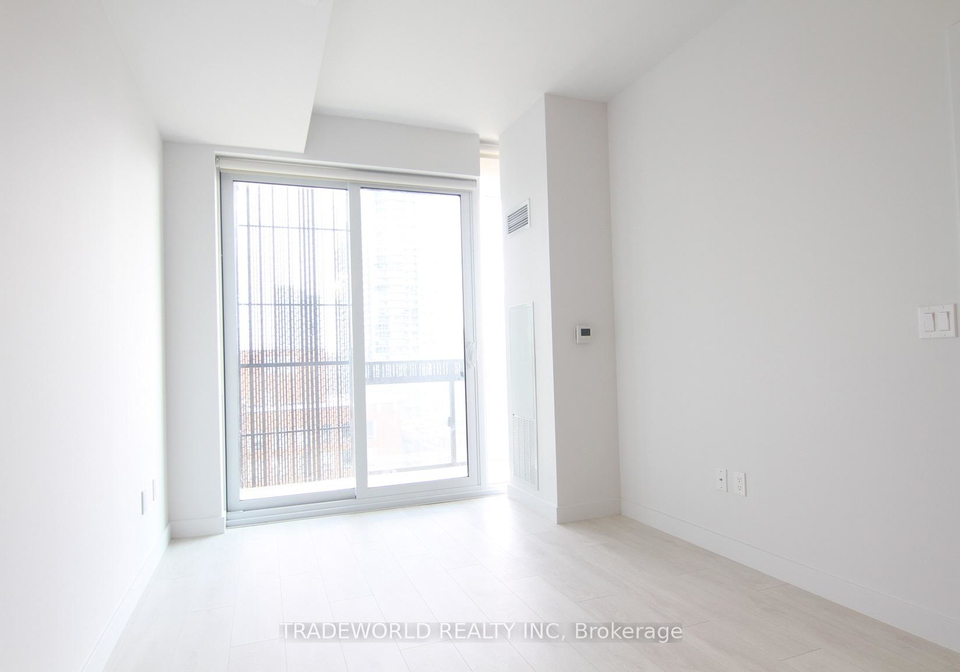 8-eglinton-avenue-e-toronto-ontario-c12867912