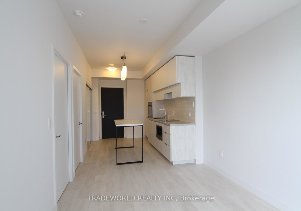 8-eglinton-avenue-e-toronto-ontario-c12867912