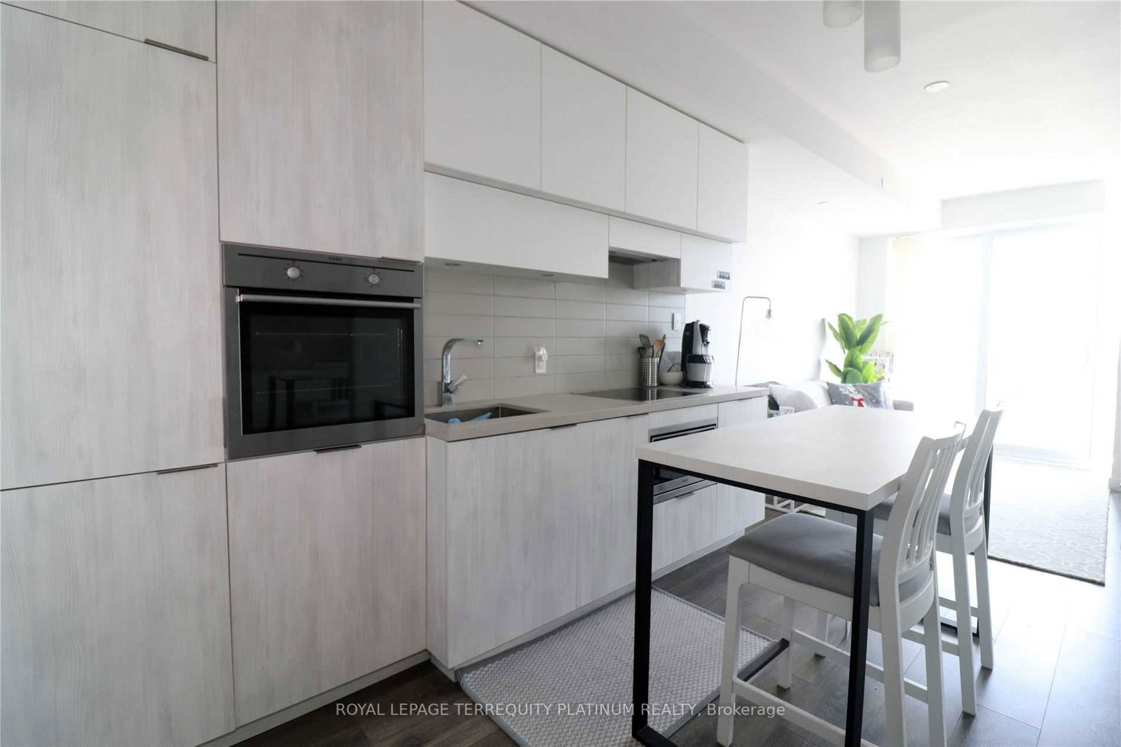 8-eglinton-avenue-e-toronto-ontario-c12867982