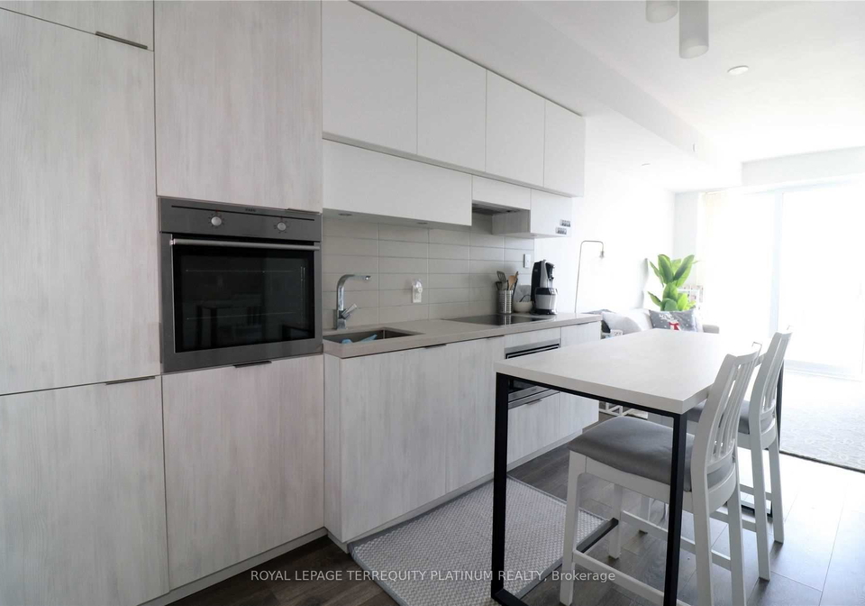 8-eglinton-avenue-e-toronto-ontario-c12867982