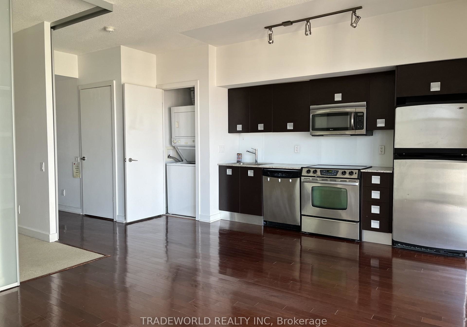33-charles-street-e-toronto-ontario-c12868082