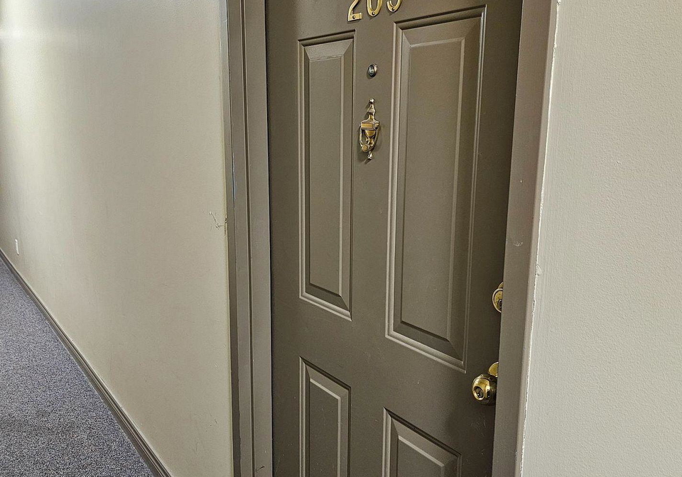 524-yonge-street-toronto-ontario-c12868308