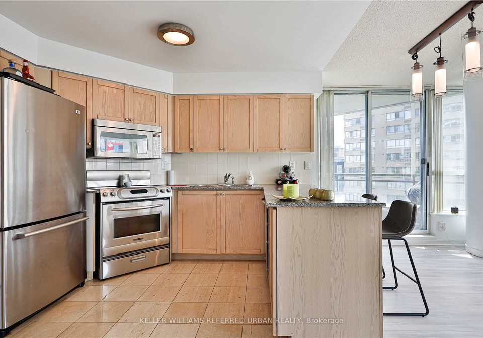 230-queens-quay-w-toronto-ontario-c12868490