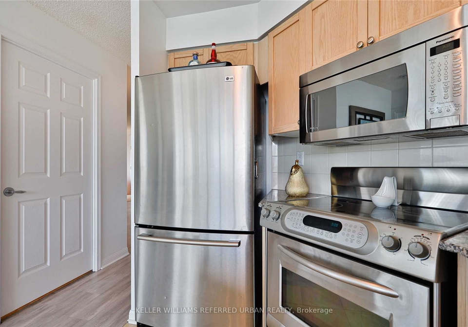 230-queens-quay-w-toronto-ontario-c12868490