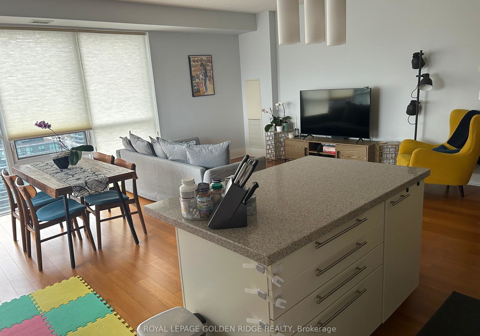 70-roehampton-avenue-toronto-ontario-c12868954