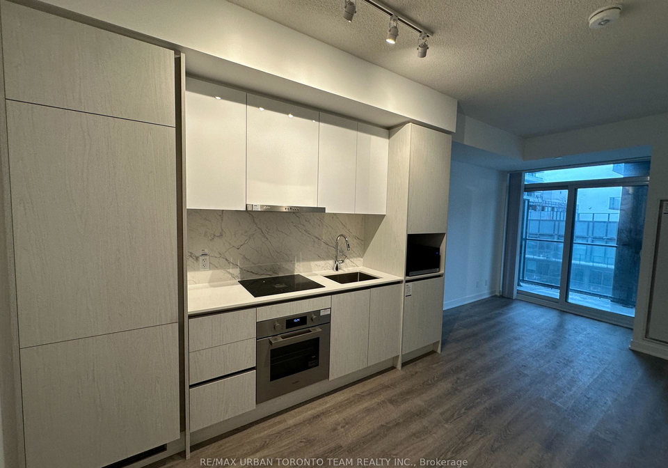 180-front-street-e-toronto-ontario-c12869140