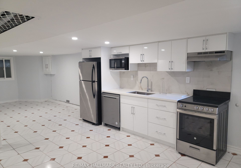 100-montrose-avenue-toronto-ontario-c12869196