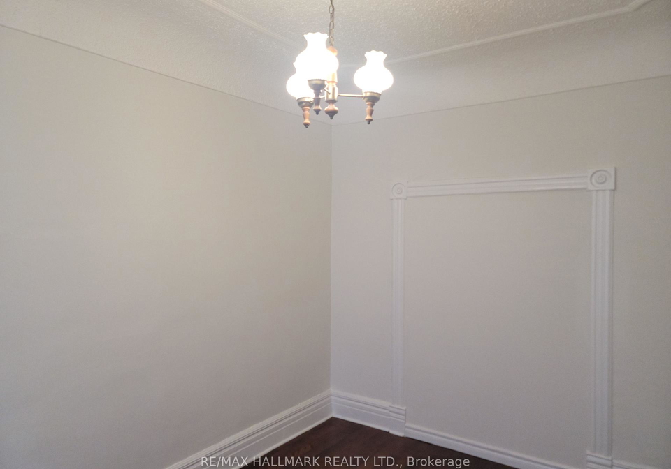 100-montrose-avenue-toronto-ontario-c12869196