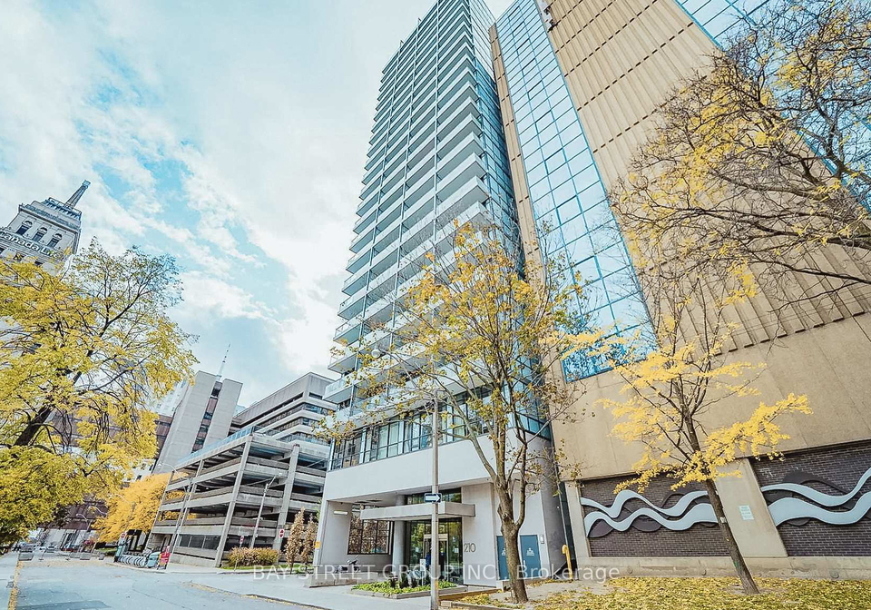 210-simcoe-street-toronto-ontario-c12869276